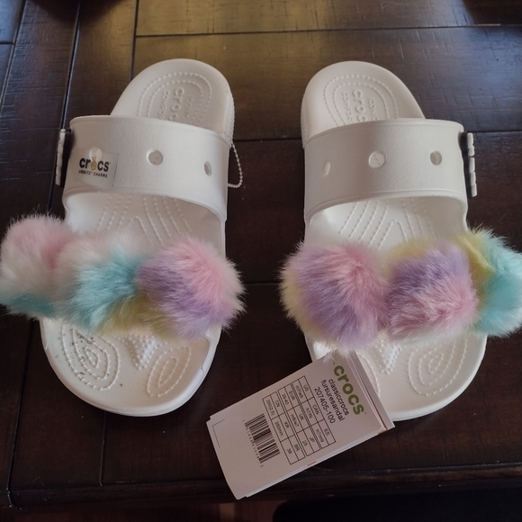 CROCS Shoes - Crocs women's white sandals.